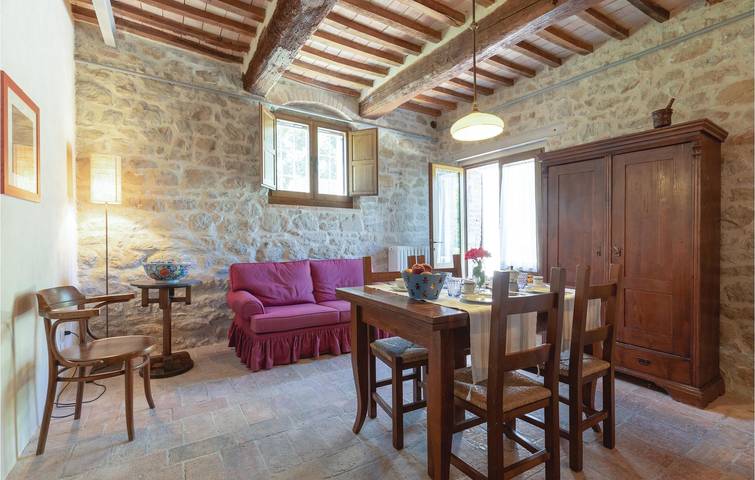 Apartamento vacacional entero, Apartamento junto a la piscina con aparcamiento cerca del río Chiascio in Asís, Provincia de Perugia