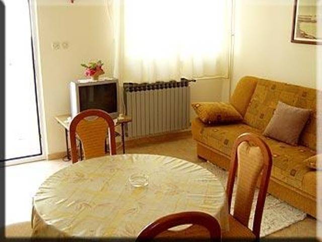 Cijeli apartman, Ferienwohnung in Kampor mit Meerblick, Terrasse, Klimaanlage, W-Lan (4610-2) in Kampor, Rab