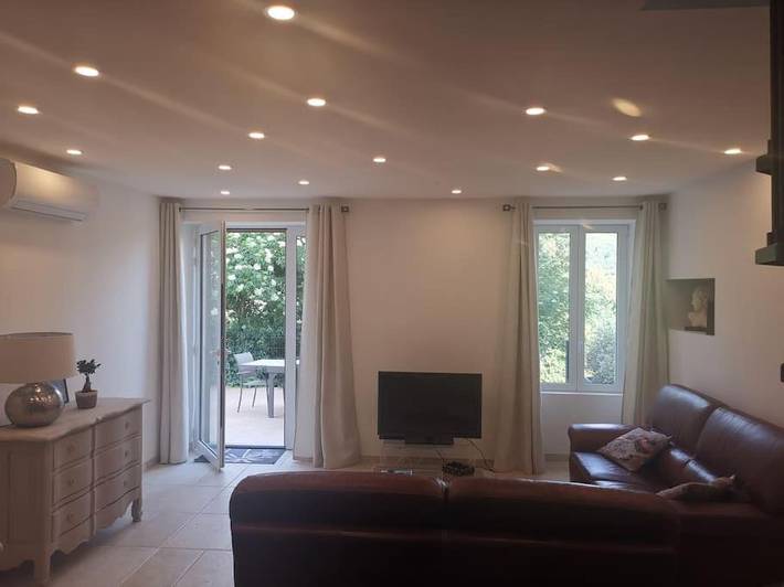 Gîte pour 6 personnes, avec jardin et vue à Levie - 4