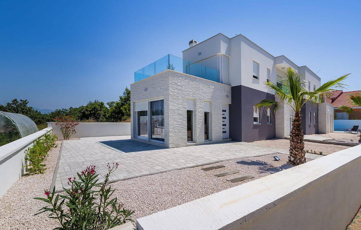 Encantador, a 1,5 km de la playa: acogedor apartamento con piscina y terraza in Nin, Region de Zadar