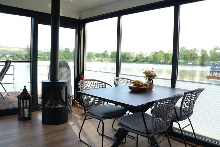 Ferienhaus für 5 Personen, mit Ausblick und Terrasse sowie Seeblick im Weserbergland - 4