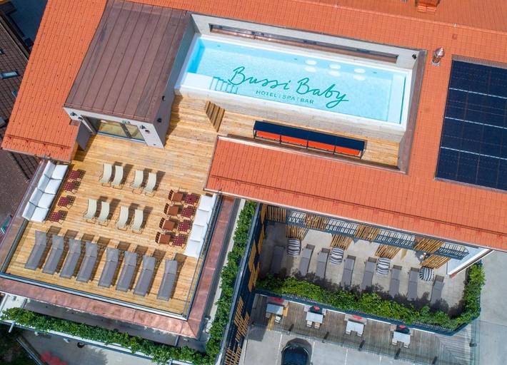 Hotel para 10 personas, con sauna además de terraza y piscina - 1