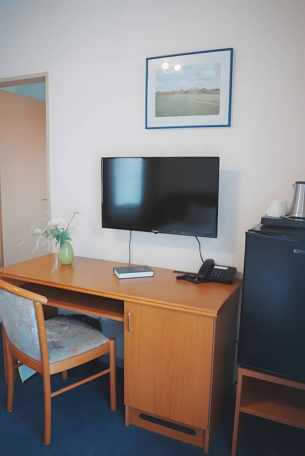 Zimmer 'Doppelzimmer 5 Gästehaus' mit gemeinsamer Terrasse und Wlan in Neßmersiel, Dornum