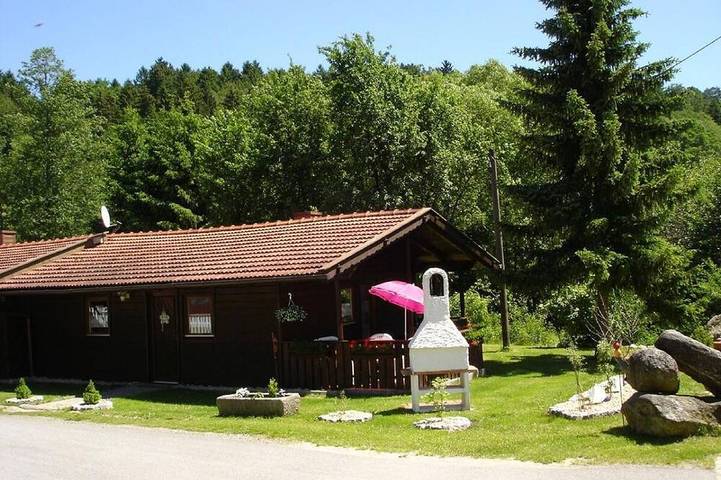 Ferienwohnung für 4 Personen, mit Garten und Pool in Eppenschlag
