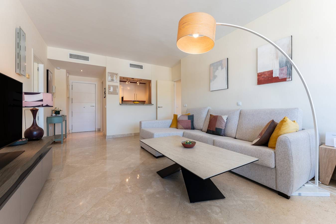 Entire apartment, Apartment 'Los Iris' with Mountain View, Wi-Fi and Air Conditioning in Mijas Costa, Mijas