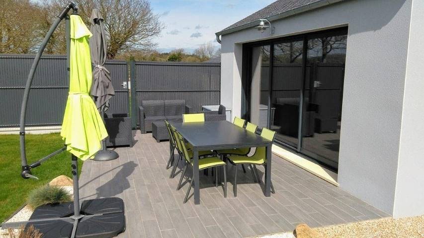 Gîte pour 7 personnes, avec jardin ainsi que terrasse et piscine à Coatréven - 4