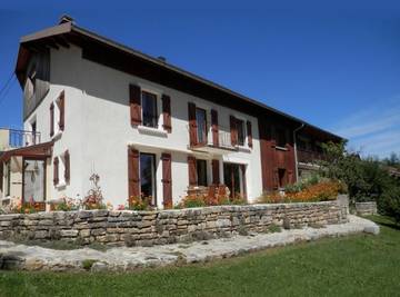 Gîte pour 4 personnes, avec jardin et balcon à Oye-et-Pallet