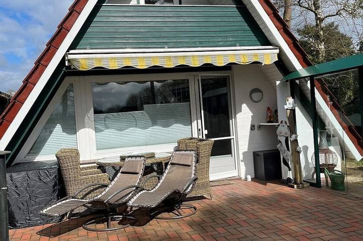 Ferienhaus für 4 Personen, mit Balkon und Garten