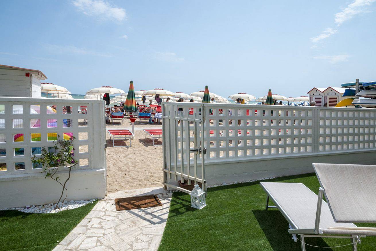 Apartamento entero, M407 - Marcelli, three-room apartment directly on the sea in Marcelli, Riviera del Conero