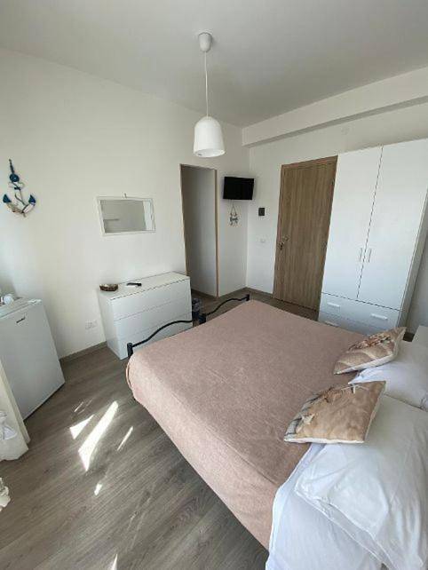Double Room with Private Bathroom in Mondello, Palermo