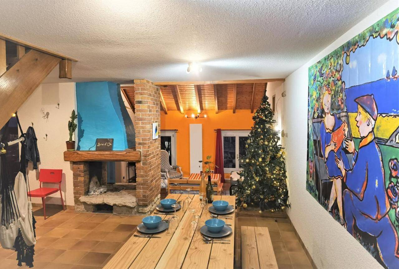 Appartement entier, Studio Apartment in Arbois (homonymie), Jura Francais