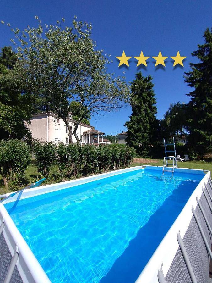 Villa pour 15 personnes, avec piscine ainsi que vue et jardin dans l' Ariège