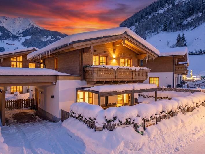 Ferienhaus für 8 Personen, mit Balkon und Garten sowie Sauna in Rauris