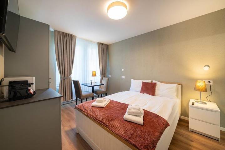 Vakantieappartement voor 2 personen, with tuin and uitzicht as well as terras in Interlaken