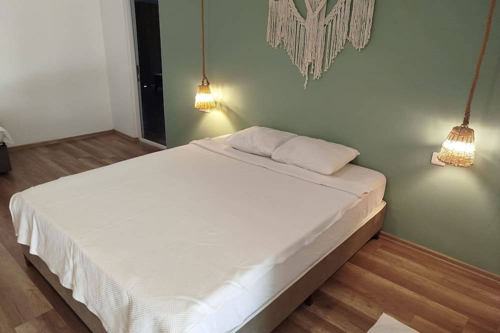 Entire apartment, Charming 1-bedroom apartment in wonderful Kiriş with Ac, Wifi in Kemer, Antalya Province