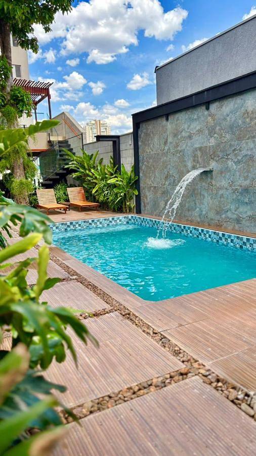 Casas e apartamentos de temporada para 60 pessoas, com jardim e vista e ainda terraço and piscina, com animais de estimação em Carrão