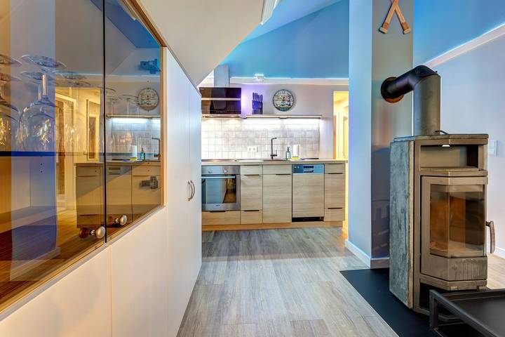 Ganze Wohnung, Ferienwohnung mit privater Sauna und Kamin, direkt am Strand. in Ückeritz, Bernsteinbäder
