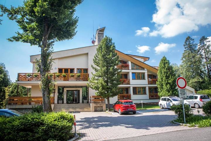 Apartament wakacyjny dla 4 osób, z Balkon i Taras oraz Jacuzzi i Ogród w Tatrzańska Łomnica