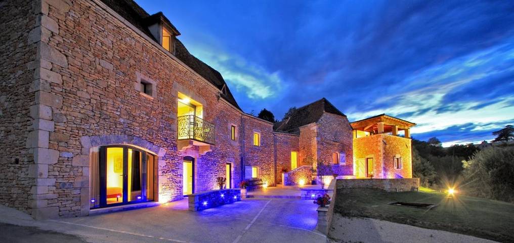 Location de vacances pour 16 personnes, avec piscine ainsi que jardin et vue, animaux acceptés à Lacave - 2