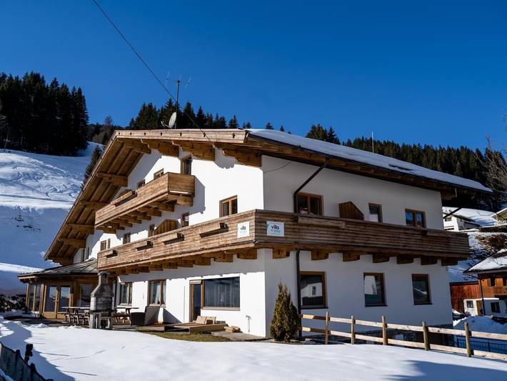 Ferienhaus für 45 Personen, mit Balkon und Terrasse sowie Garten und Sauna