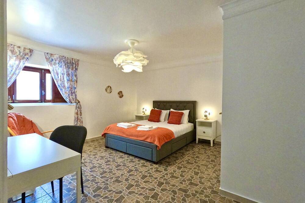 Flh Yucca House Carcavelos Beach in Carcavelos e Parede, Costa de Lisboa