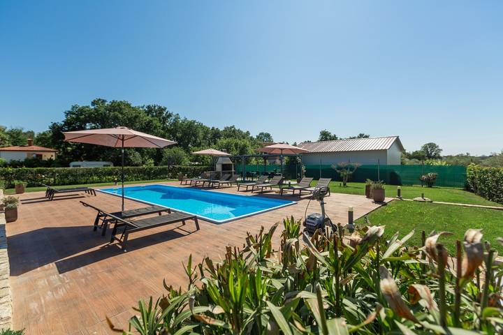 Ferienwohnung für 5 Personen, mit Pool und Balkon/Terrasse, mit Haustier - 1
