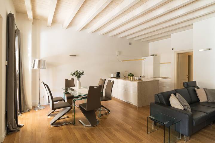 Appartamento per 4 persone, con terrazza e vista lago a Polpenazze del Garda