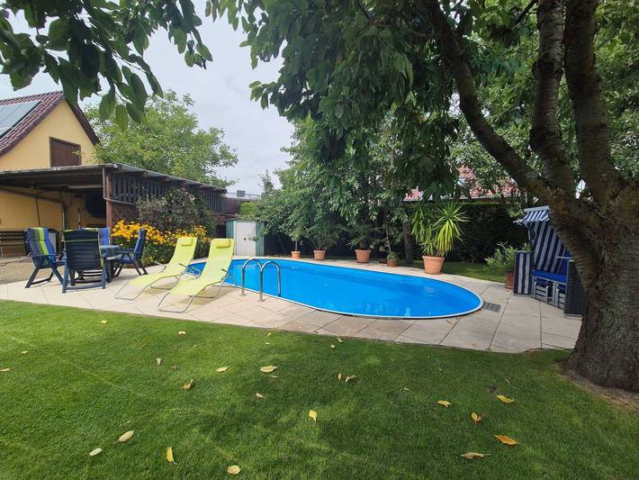 Ferienwohnung für 4 Personen, mit Garten und Pool an der Müritz