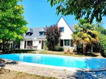 Chambre d’hôte pour 2 personnes, avec piscine ainsi que terrasse et vue à Montjean-sur-Loire