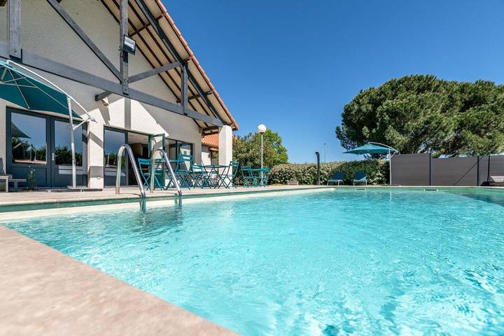 Hotel para 2 personas, con jardín y piscina, Se admiten mascotas - 1