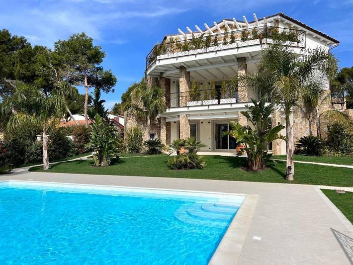 Appart’hôtel pour 6 personnes, avec vue ainsi que piscine et jardin