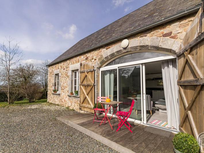 Gîte pour 4 personnes, avec jardin à Nicorps