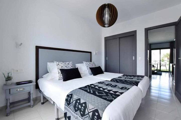 Holiday apartment for 3 people, with balcony and pool - 1