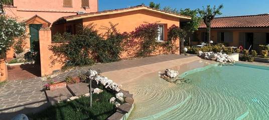 Hôtel pour 2 personnes, avec jardin ainsi que piscine et terrasse, animaux acceptés à Rome