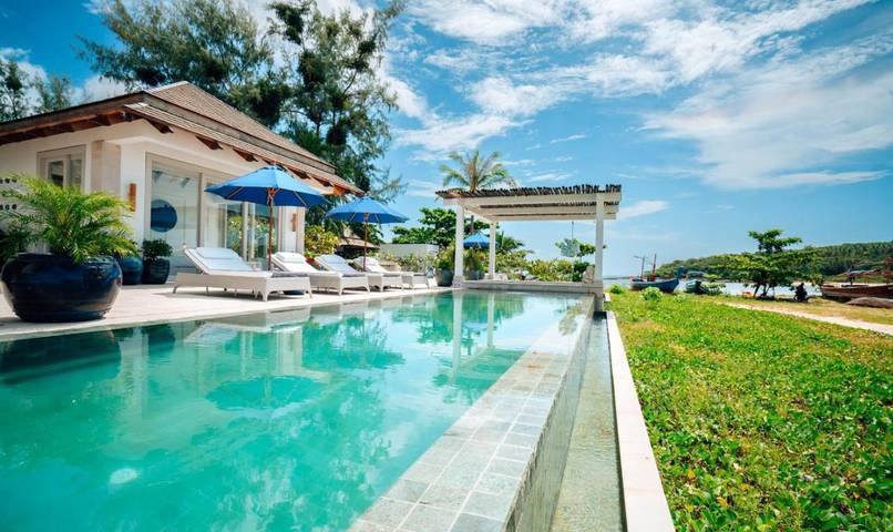 Villa pour 8 personnes, avec piscine ainsi que terrasse et vue