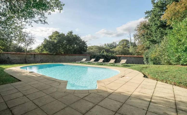 Location de vacances pour 15 personnes, avec piscine dans Saint-Gence - 2