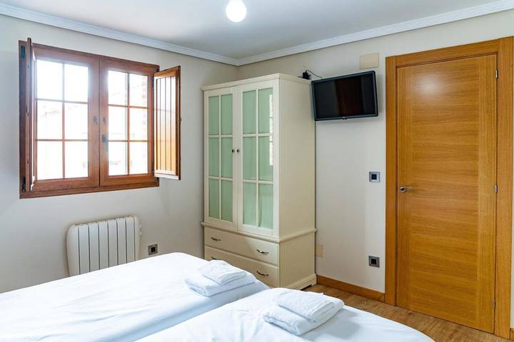 Gîte pour 6 personnes, avec balcon et vue dans Cabárceno - 2