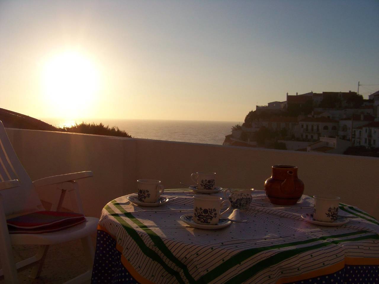 Ganze Ferienwohnung, Wohnung in Azenhas Do Mar mit privatem Parkplatz in Azenhas do Mar, Costa de Lisboa