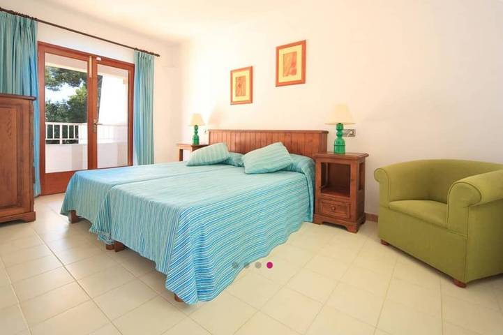 Marions Holiday Home with Private Pool in a Great Central Location, A/C, Wi-Fi in Caló de ses Dones (Santanyí), Santanyí