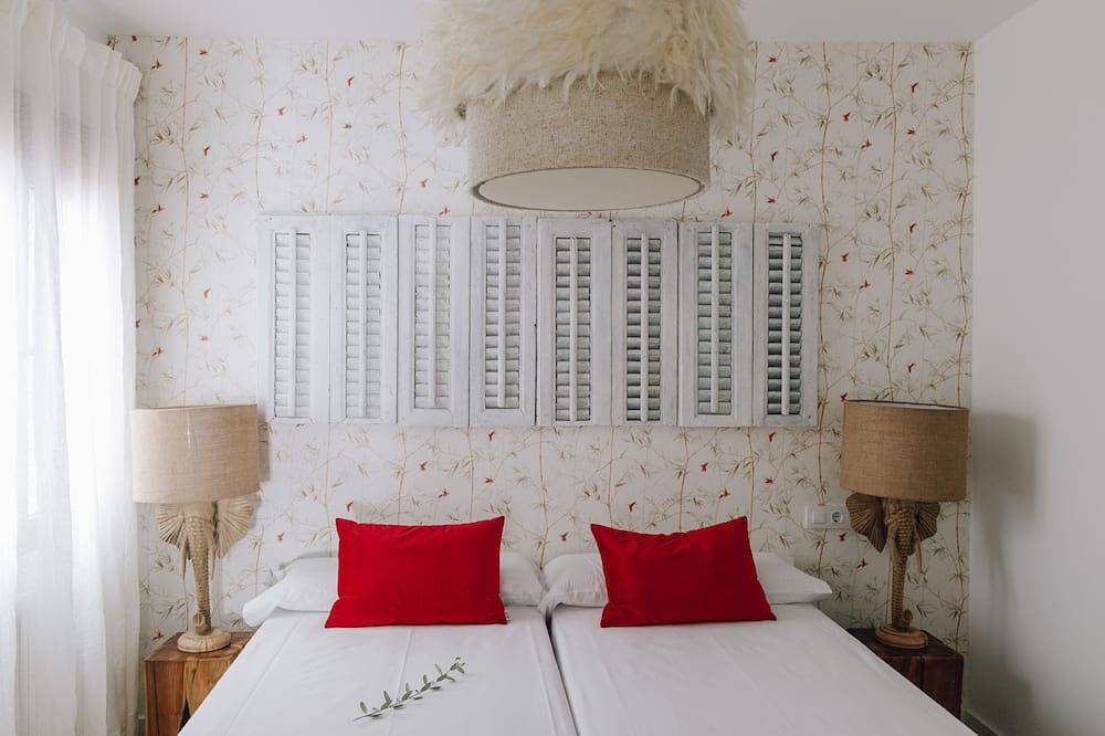 Entire apartment, Candeleda Suite in Candeleda, Valle del Tiétar