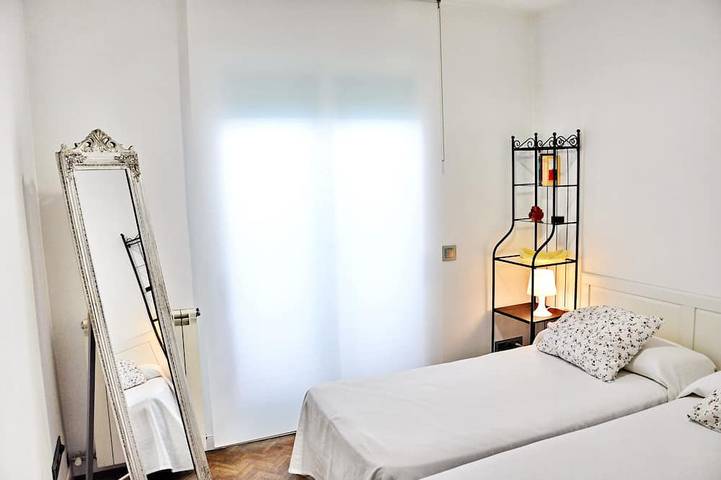 Appartement entier, Grand appartement sur la plage, très proche de Barcelone. Première ligne de la mer in Vilassar de Mar, Costa del Maresme