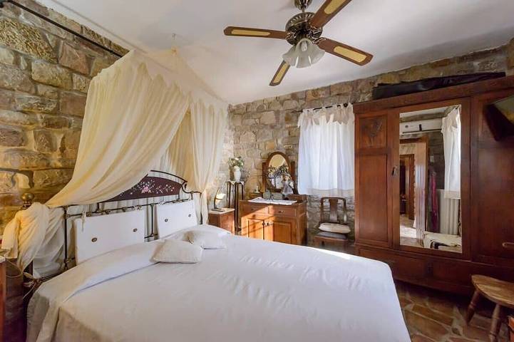Location de vacances pour 10 personnes, avec Balcon ainsi que Jardin et Piscine à Calamata - 3