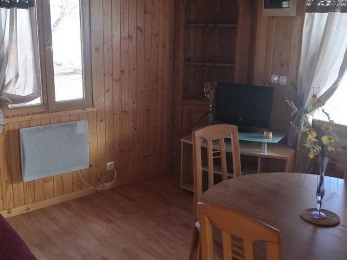 Location de vacances pour 4 personnes, avec terrasse à La Freissinouse - 3