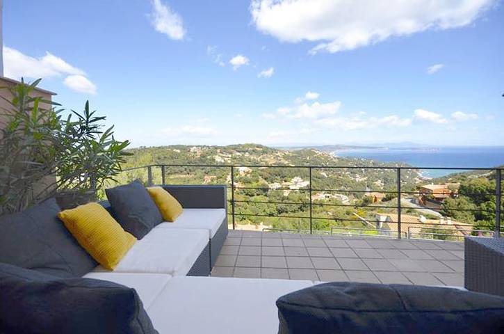 Casa rural para 6 personas, con vistas al mar y balcón en Begur