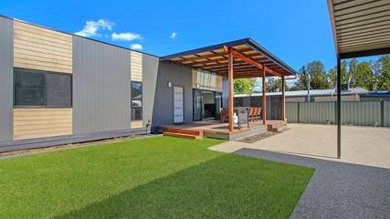 Holiday Home for 9 People in Bright, Alpine Shire, Photo 1