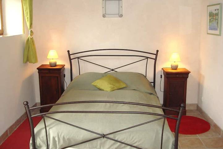 Gîte pour 4 personnes, avec jardin et terrasse, animaux acceptés à Peyrat-la-Nonière - 2