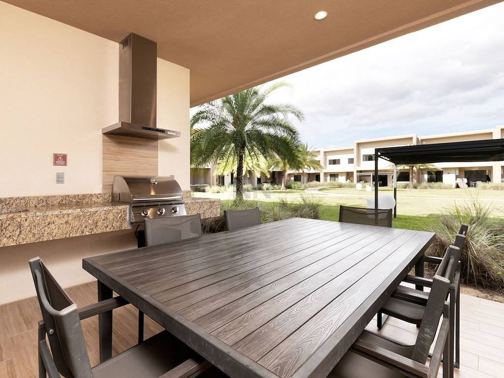 All-Suite Luxury Townhome - Magic Village Yards – Prime Location! in Disney World