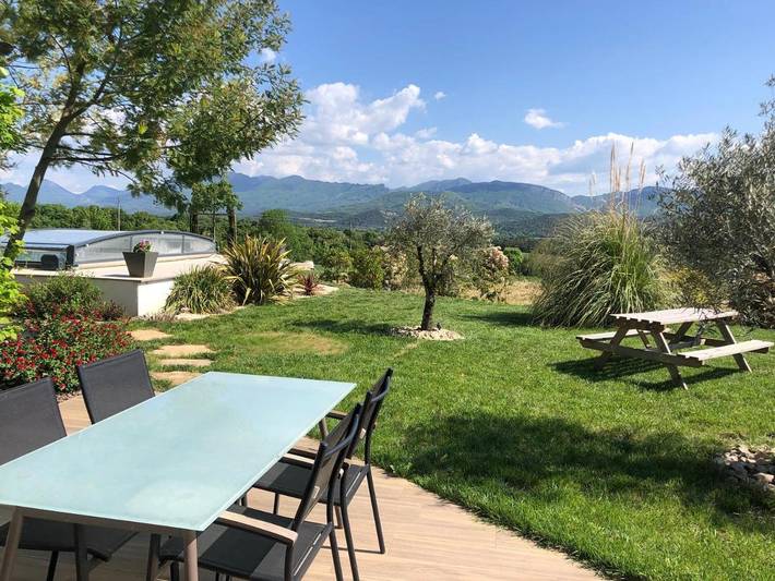 Gîte pour 2 personnes, avec piscine ainsi que vue et jardin à Crest - 4