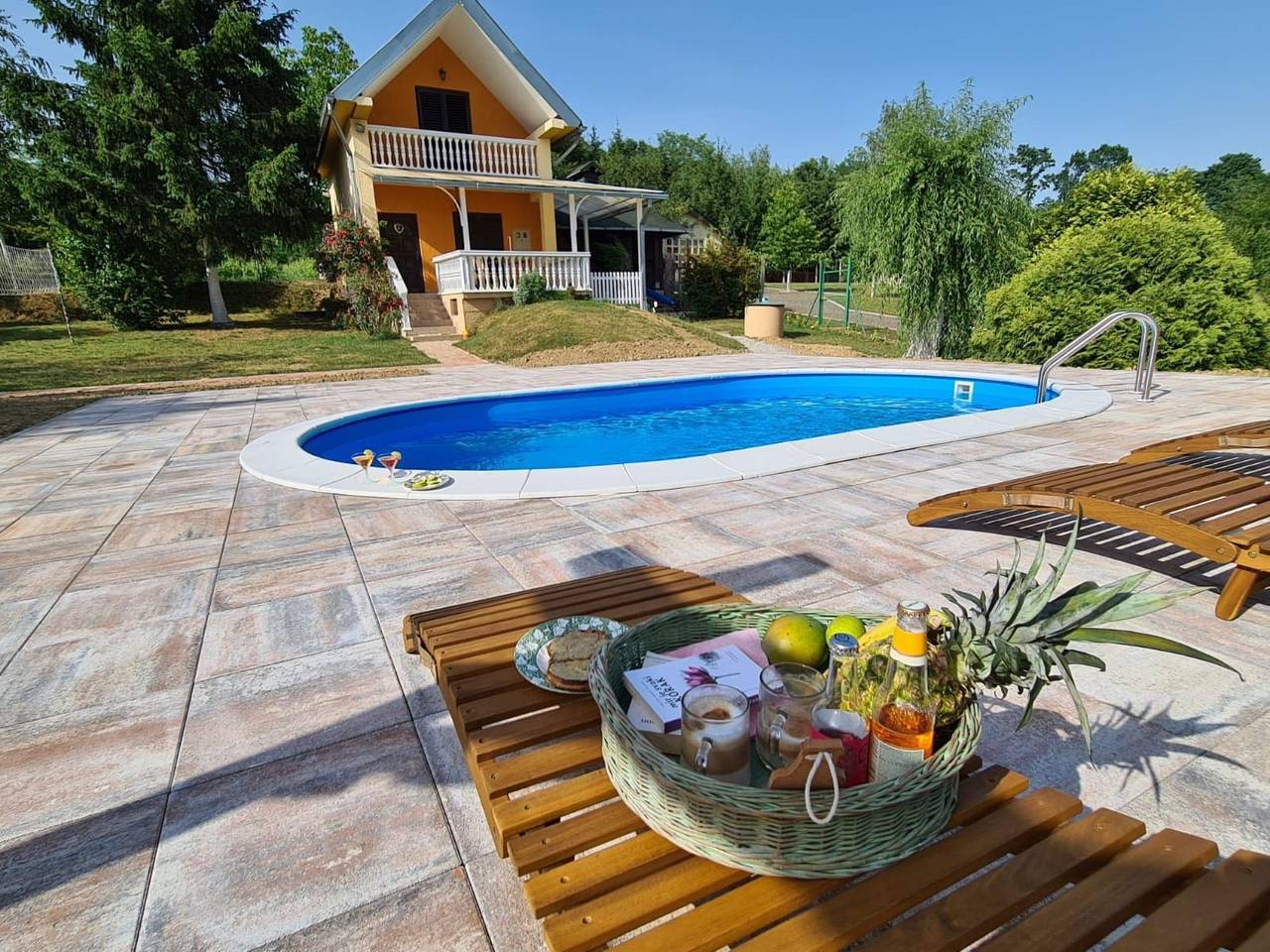 Hütte mit Garten, Grill und Terrasse in Brod-Posavina