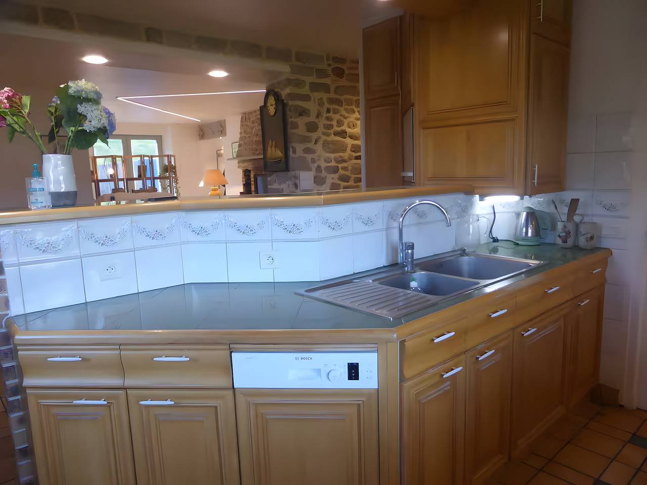 Gîte Ar Maez avec terrasse privée, jardin partagé et Wi-Fi à Saint-Nolff in Saint-Nolff, Parc naturel régional du Golfe du Morbihan